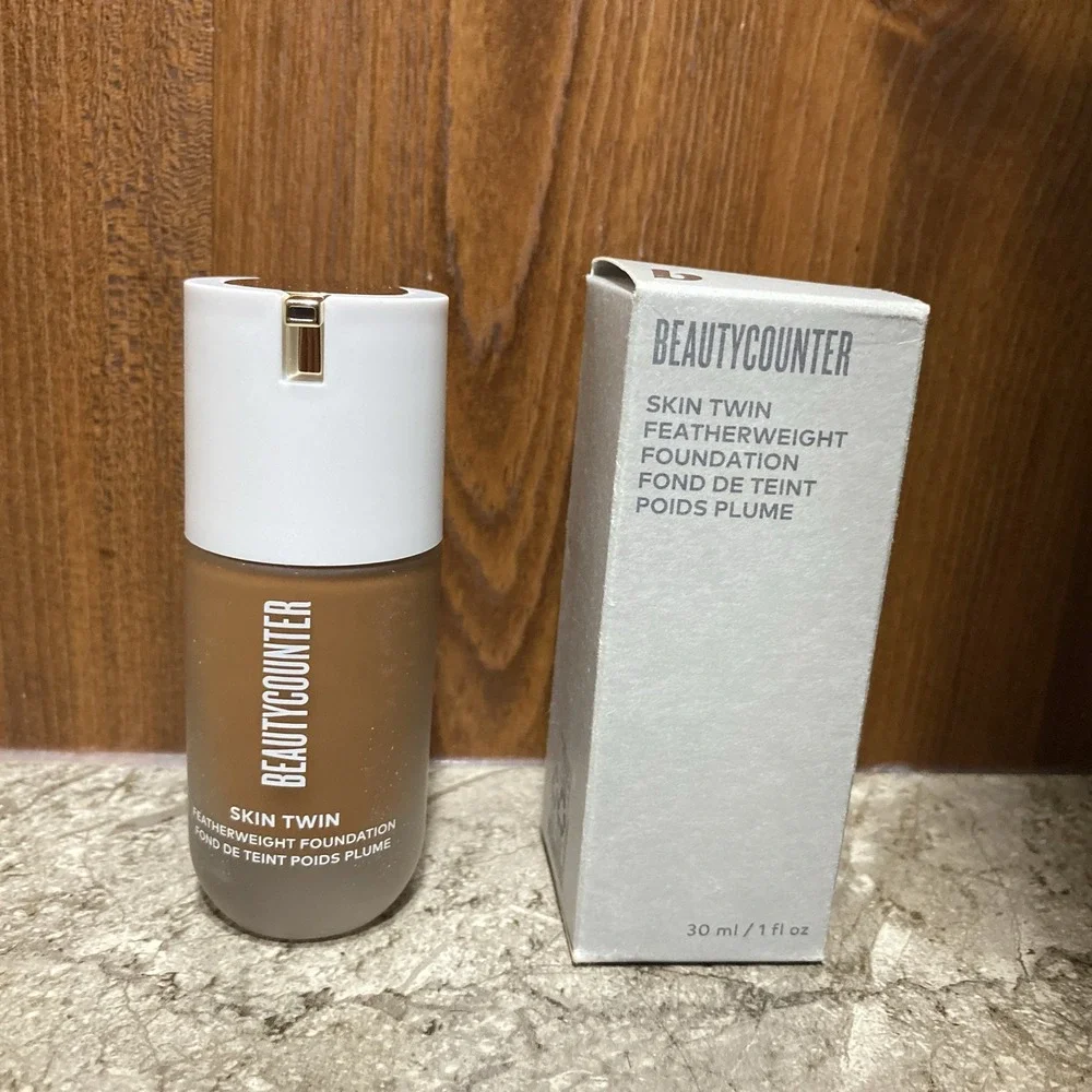 BeautyCounter Skin Twin Featherweight Foundation 1‎ Fl Oz Deep 620 new in box